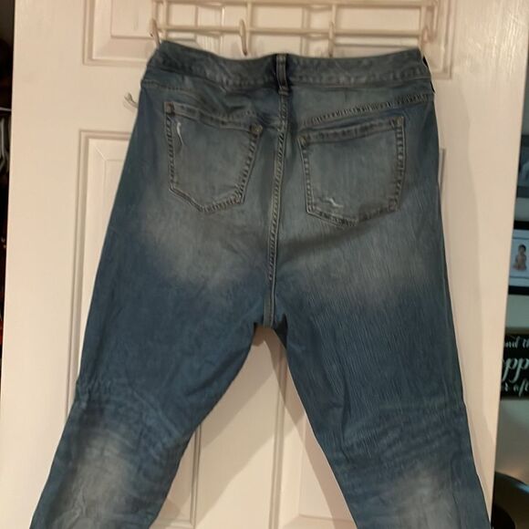 Torrid Vintage Stretch Crop Boyfriend Jeans 🌻 - Picture 8 of 8